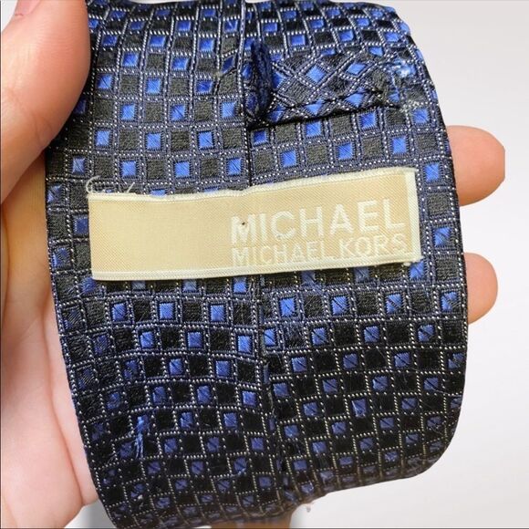 MICHALE KORS | Checkered Tie - Picture 4 of 5